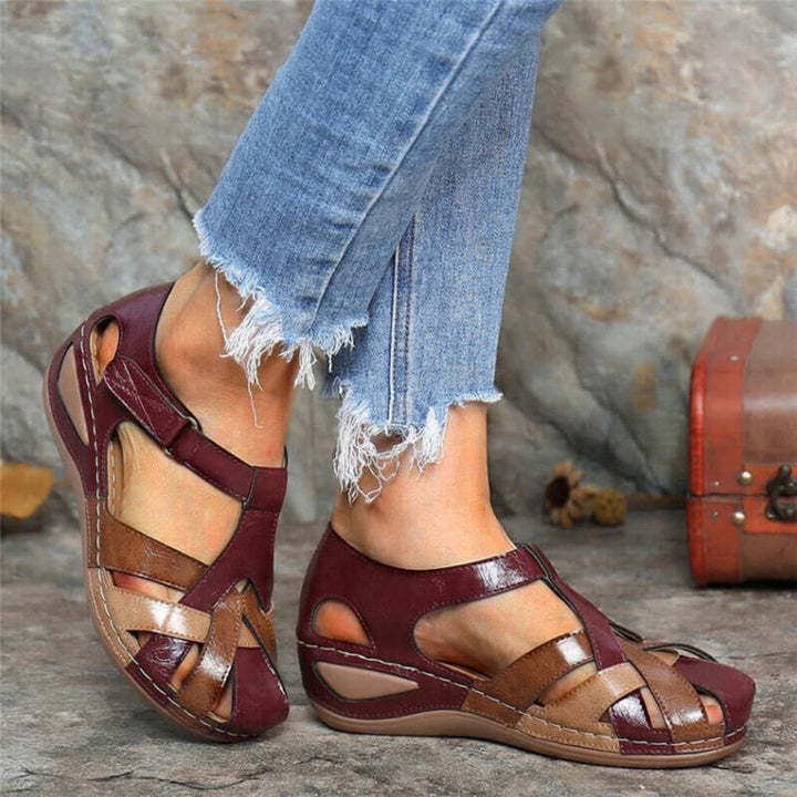 Closed-Toe Orthopaedic Sandals with Adjustable Straps | Olivia