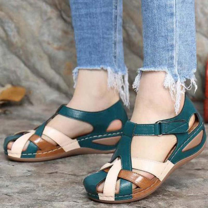 Closed-Toe Orthopaedic Sandals with Adjustable Straps | Olivia