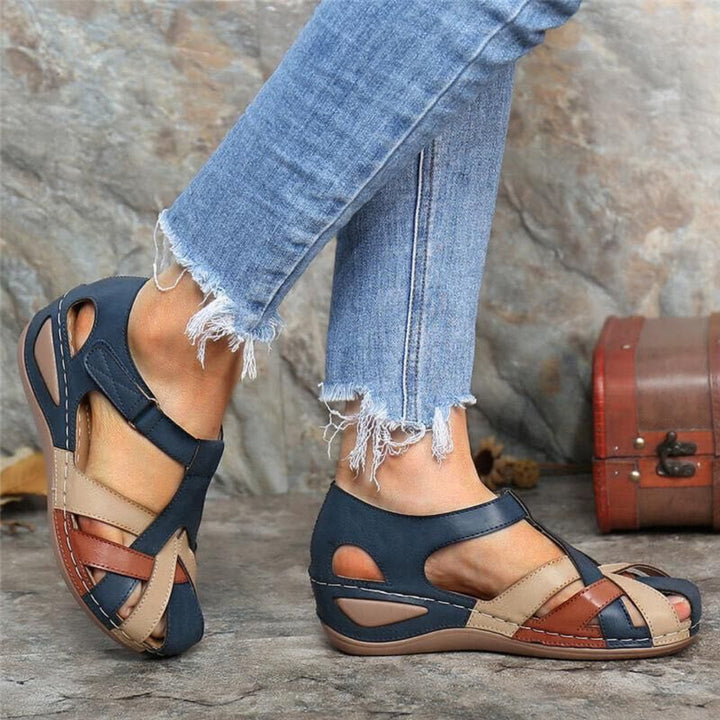 Closed-Toe Orthopaedic Sandals with Adjustable Straps | Olivia