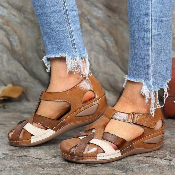 Closed-Toe Orthopaedic Sandals with Adjustable Straps | Olivia
