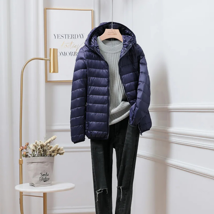 Women’s Lightweight Hooded Puffer Travel Jacket