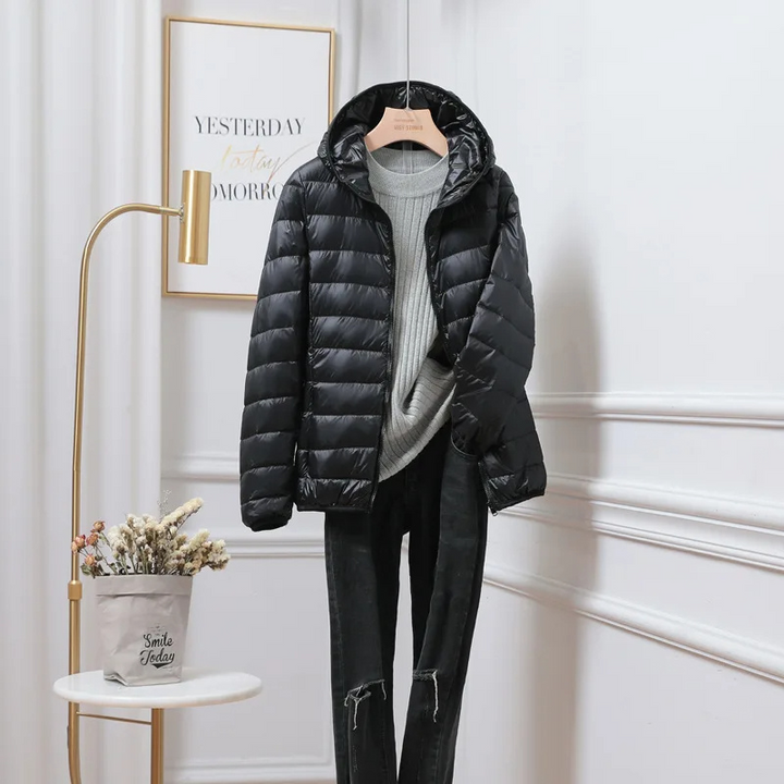 Women’s Lightweight Hooded Puffer Travel Jacket