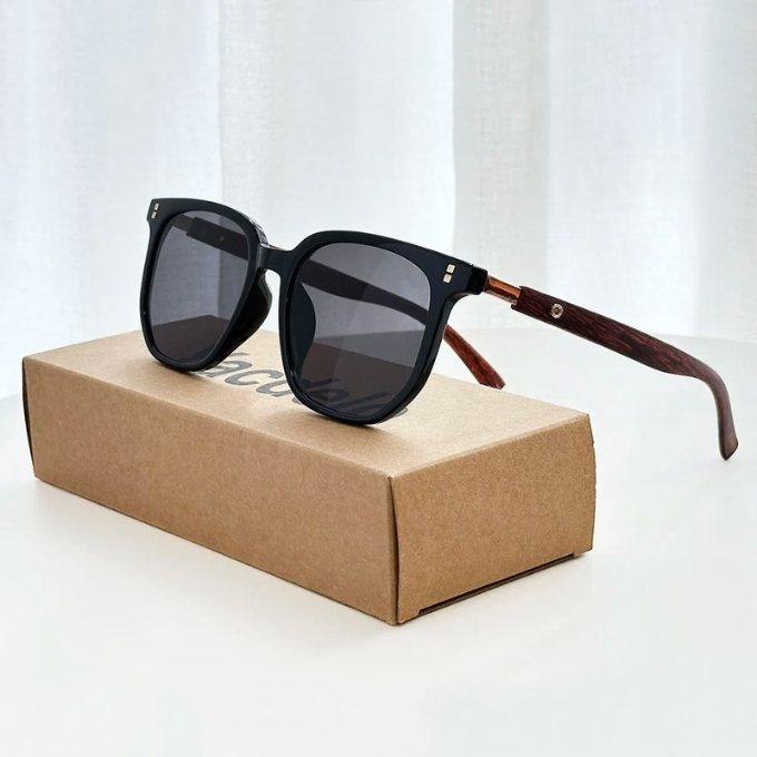 Square Frame Sunglasses with Wood-Grain Temples | Winter